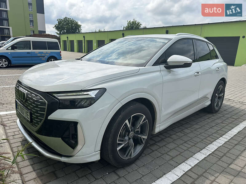 Внедорожник / Кроссовер Audi Q4 e-tron 2023 в 