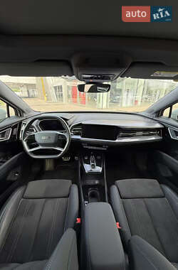 Внедорожник / Кроссовер Audi Q4 e-tron 2023 в 