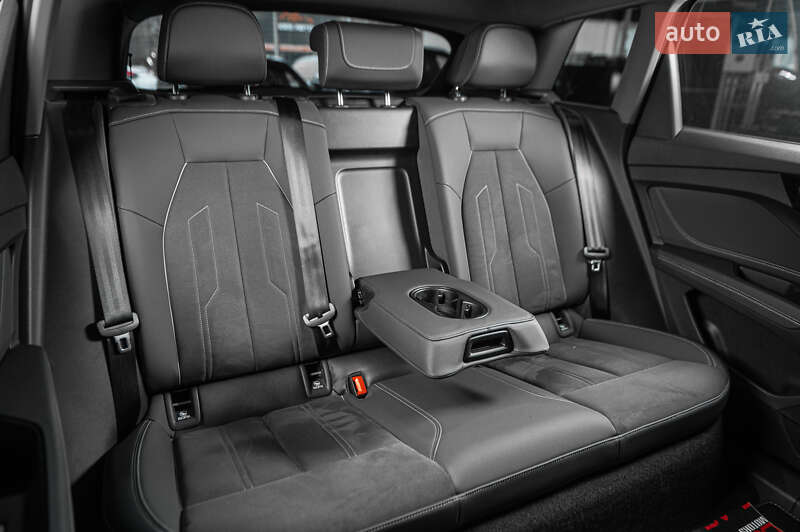 Внедорожник / Кроссовер Audi Q4 e-tron 2022 в Одессе
