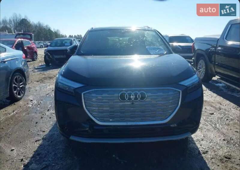 Внедорожник / Кроссовер Audi Q4 e-tron 2022 в 