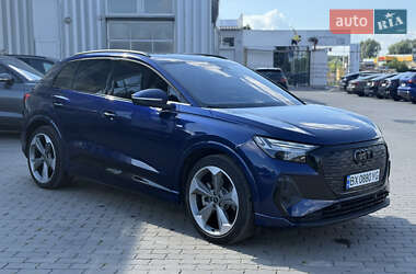 Внедорожник / Кроссовер Audi Q4 e-tron 2023 в 