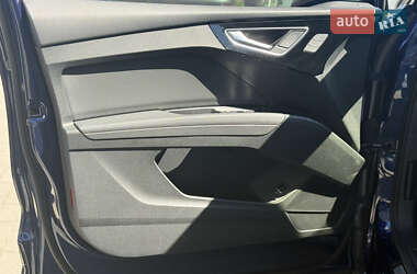 Внедорожник / Кроссовер Audi Q4 e-tron 2023 в 