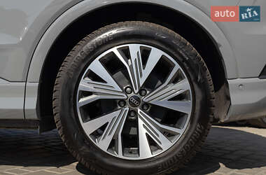 Внедорожник / Кроссовер Audi Q4 e-tron 2023 в 