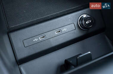 Внедорожник / Кроссовер Audi Q4 e-tron 2023 в 