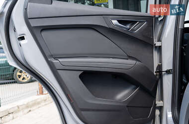 Внедорожник / Кроссовер Audi Q4 e-tron 2023 в 
