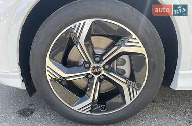 Внедорожник / Кроссовер Audi Q4 e-tron 2025 в 