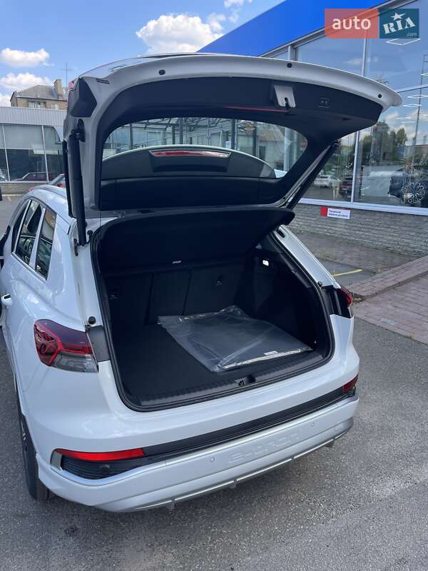 Позашляховик / Кросовер Audi Q4 e-tron 2025 в Києві