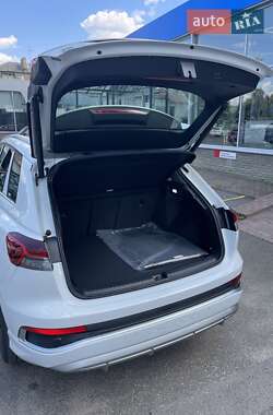 Внедорожник / Кроссовер Audi Q4 e-tron 2025 в 