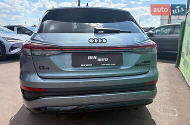 Внедорожник / Кроссовер Audi Q4 e-tron 2024 в 