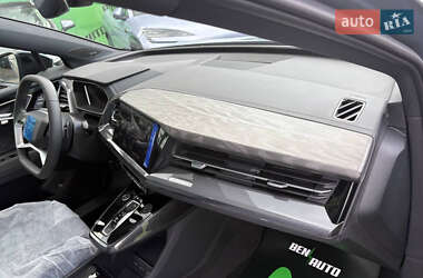 Внедорожник / Кроссовер Audi Q4 e-tron 2024 в 