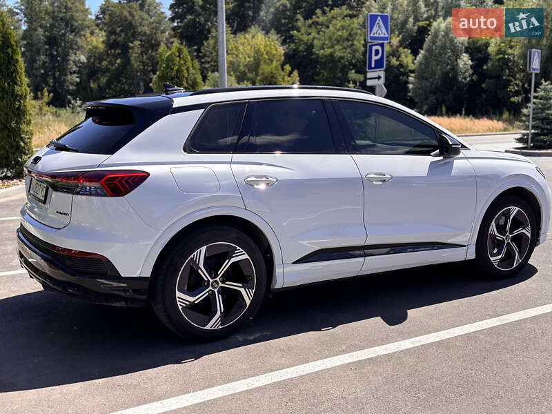Внедорожник / Кроссовер Audi Q4 e-tron 2023 в Киеве