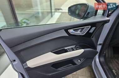 Внедорожник / Кроссовер Audi Q4 e-tron 2023 в 