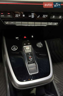 Внедорожник / Кроссовер Audi Q4 e-tron 2023 в 