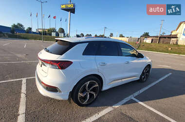 Внедорожник / Кроссовер Audi Q4 e-tron 2023 в 