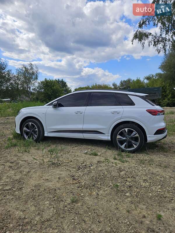 Внедорожник / Кроссовер Audi Q4 e-tron 2023 в Харькове