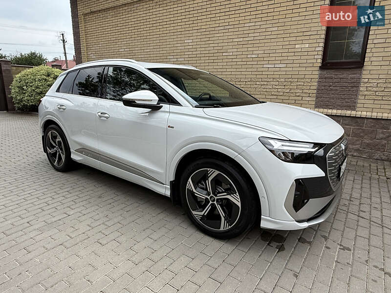 Позашляховик / Кросовер Audi Q4 e-tron 2023 в Дніпрі