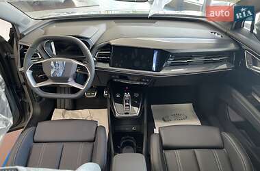 Внедорожник / Кроссовер Audi Q4 e-tron 2025 в 