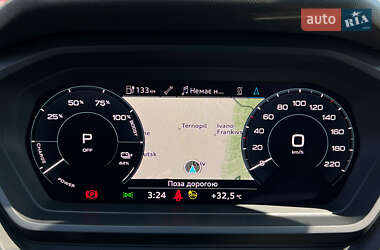 Внедорожник / Кроссовер Audi Q4 e-tron 2022 в 