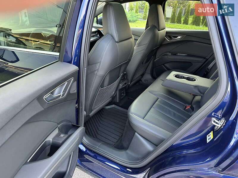 Внедорожник / Кроссовер Audi Q4 e-tron 2023 в Киеве
