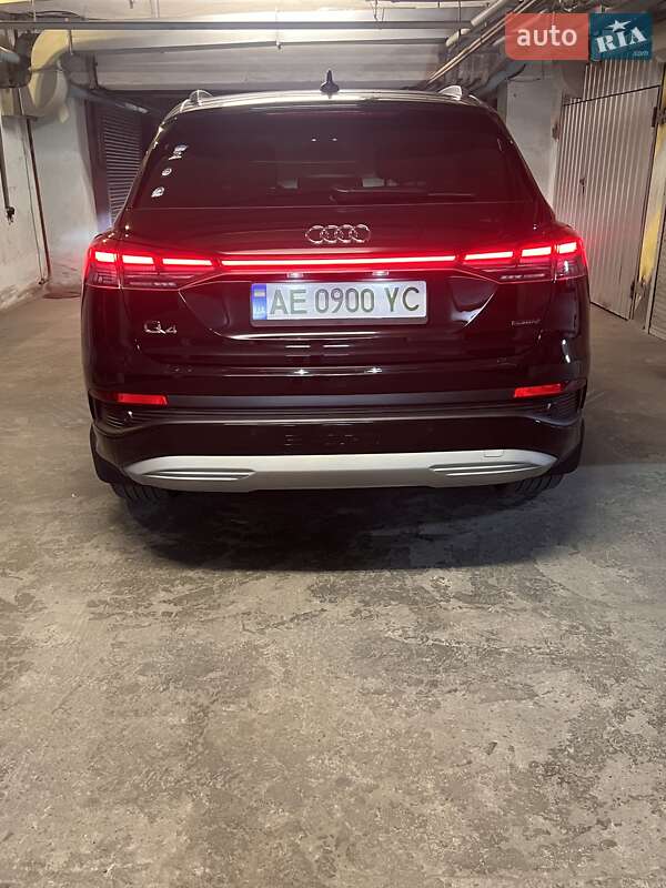 Позашляховик / Кросовер Audi Q4 e-tron 2022 в Дніпрі