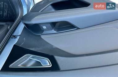 Позашляховик / Кросовер Audi Q4 e-tron 2023 в 