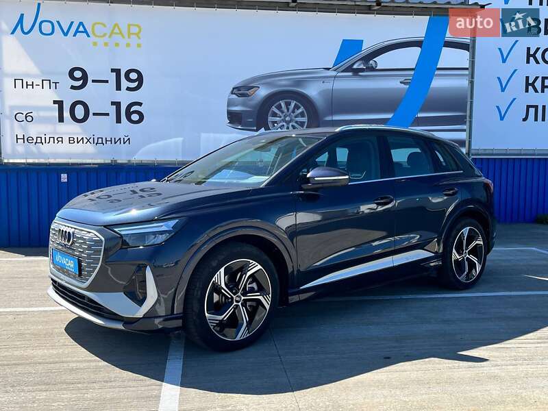 Audi Q4 e-tron 2024