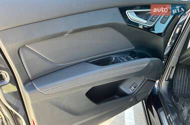 Внедорожник / Кроссовер Audi Q4 e-tron 2024 в 