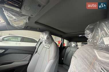 Внедорожник / Кроссовер Audi Q4 e-tron 2025 в 
