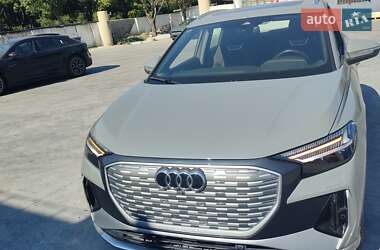 Внедорожник / Кроссовер Audi Q4 e-tron 2022 в Киеве
