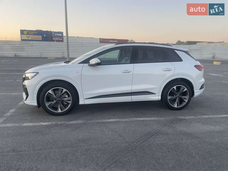Позашляховик / Кросовер Audi Q4 e-tron 2024 в Львові