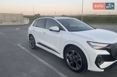 Внедорожник / Кроссовер Audi Q4 e-tron 2024 в 