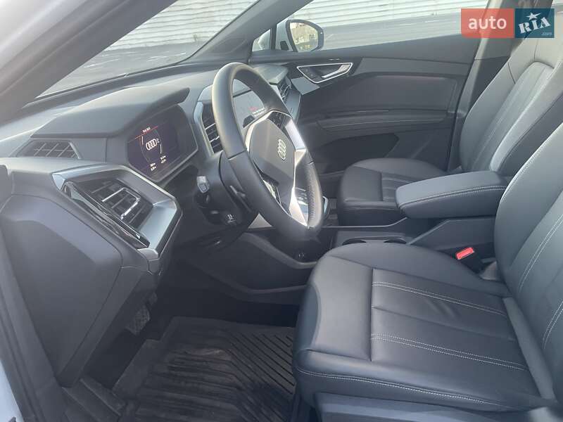 Позашляховик / Кросовер Audi Q4 e-tron 2024 в Львові