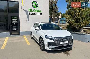 Внедорожник / Кроссовер Audi Q4 e-tron 2023 в 