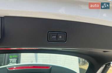 Внедорожник / Кроссовер Audi Q4 e-tron 2023 в 