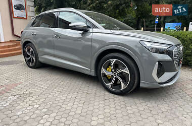 Внедорожник / Кроссовер Audi Q4 e-tron 2023 в 