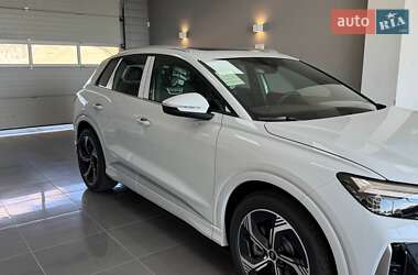 Позашляховик / Кросовер Audi Q4 e-tron 2025 в 