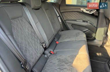 Внедорожник / Кроссовер Audi Q4 e-tron 2023 в 