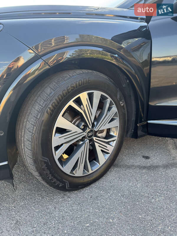 Внедорожник / Кроссовер Audi Q4 e-tron 2023 в Днепре