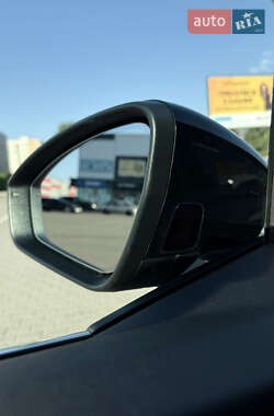 Внедорожник / Кроссовер Audi Q4 e-tron 2021 в Киеве