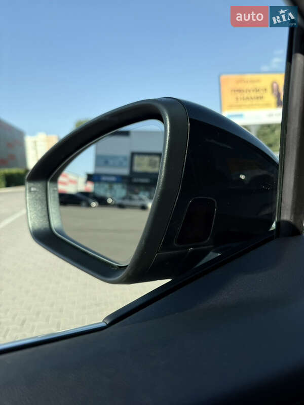 Внедорожник / Кроссовер Audi Q4 e-tron 2021 в Киеве