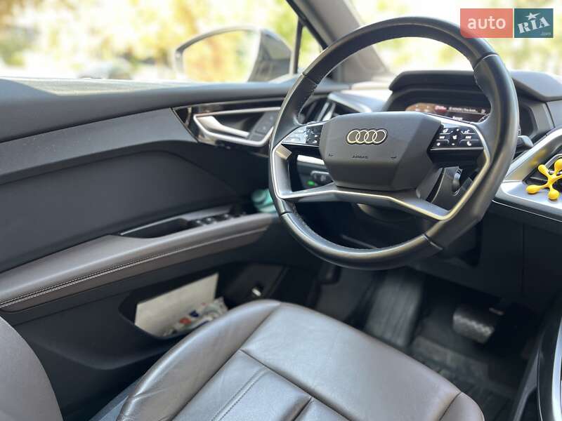 Позашляховик / Кросовер Audi Q4 e-tron 2022 в Дніпрі