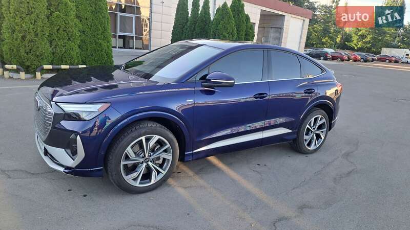 Позашляховик / Кросовер Audi Q4 e-tron 2023 в Борисполі