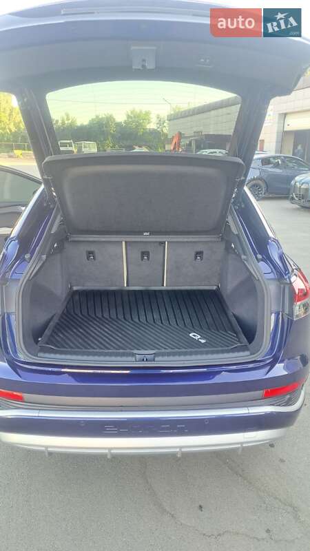 Позашляховик / Кросовер Audi Q4 e-tron 2023 в Борисполі