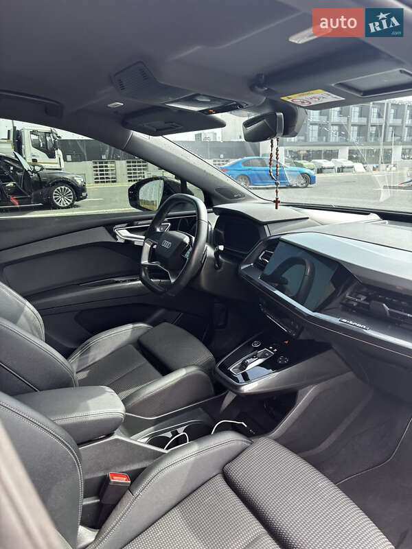 Позашляховик / Кросовер Audi Q4 e-tron 2022 в Львові
