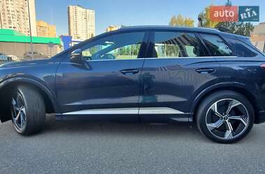 Внедорожник / Кроссовер Audi Q4 e-tron 2024 в 