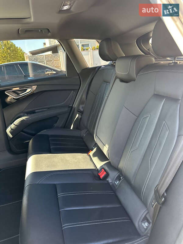 Позашляховик / Кросовер Audi Q4 e-tron 2023 в Миколаєві фото 14 Позашляховик / Кросовер Audi Q4 e-tron 2023 в Миколаєві