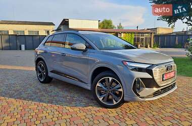 Позашляховик / Кросовер Audi Q4 e-tron 2023 в 