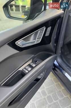 Внедорожник / Кроссовер Audi Q4 e-tron 2023 в 