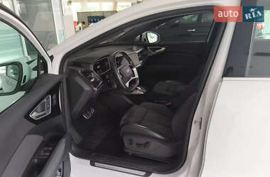 Внедорожник / Кроссовер Audi Q4 e-tron 2023 в 