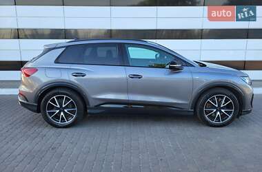 Внедорожник / Кроссовер Audi Q4 e-tron 2022 в 